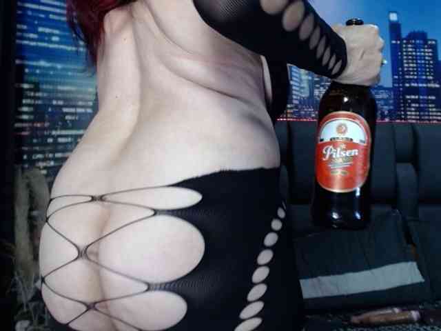 Lucy-mature webcam