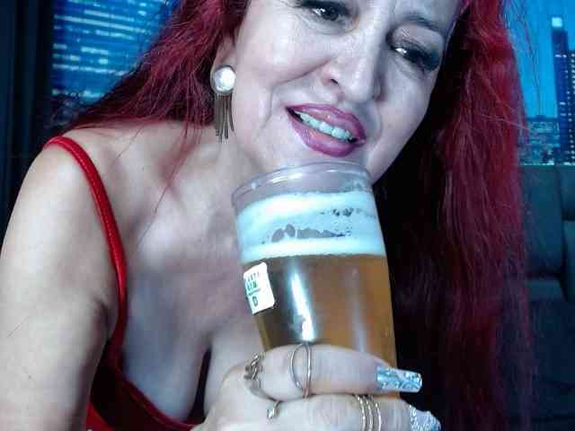 Lucy-mature webcam
