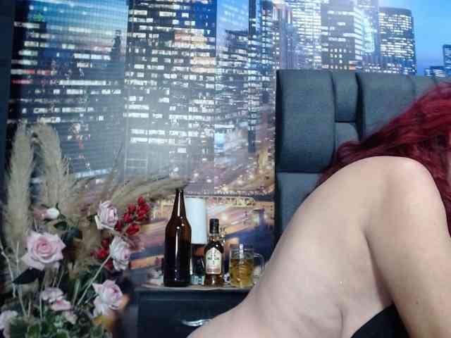 Lucy-mature webcam