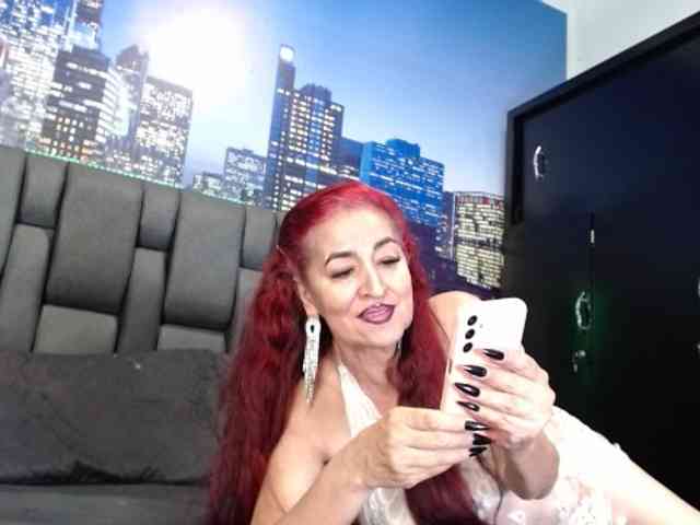 livecam Lucy-mature