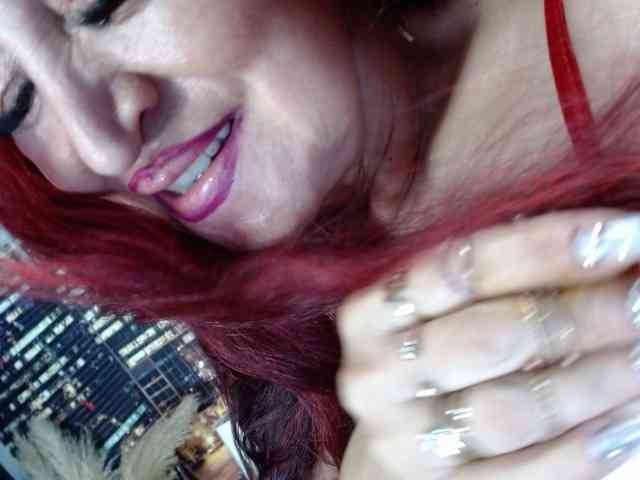 Lucy-mature webcam