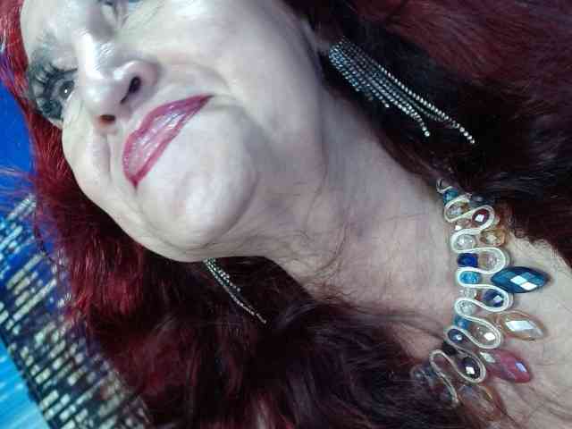 Lucy-mature webcam