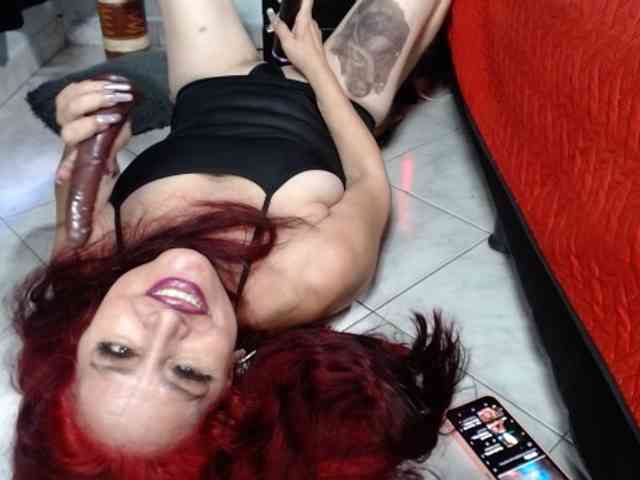 Lucy-mature webcam