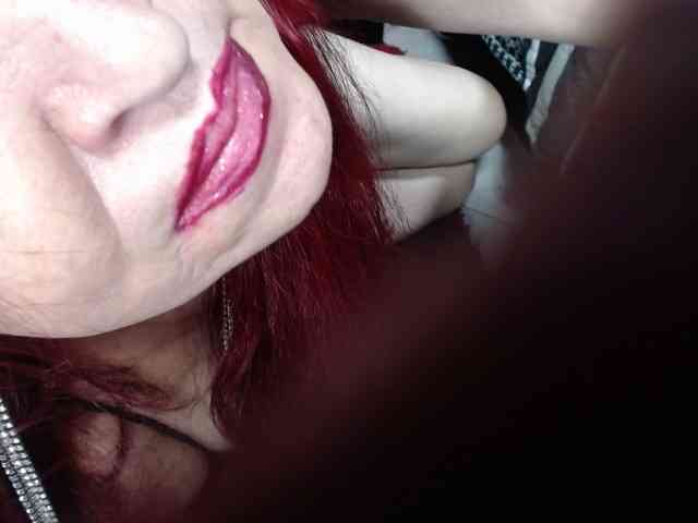 Lucy-mature webcam
