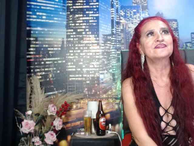 Lucy-mature webcam