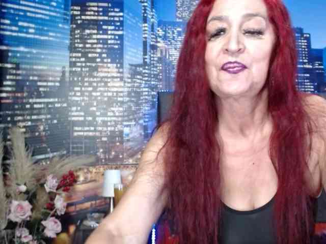 Lucy-mature webcam