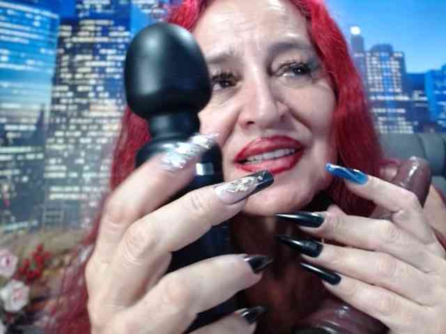 Lucy-mature webcam
