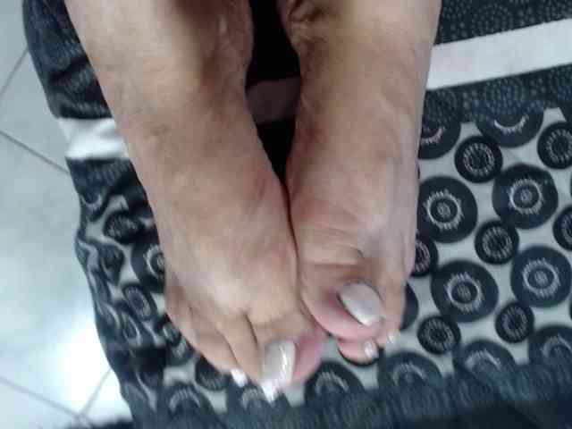 Lucy-mature webcam