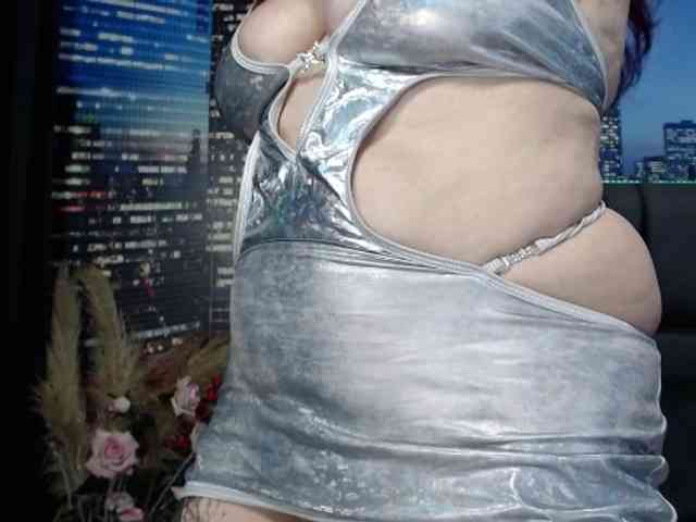 Lucy-mature webcam