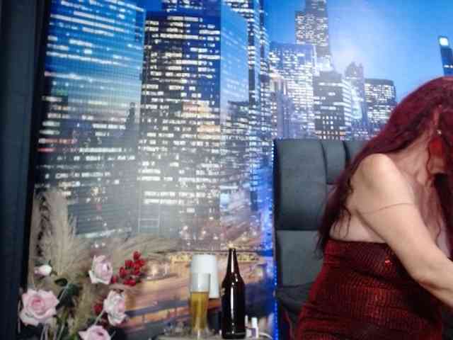 Lucy-mature webcam
