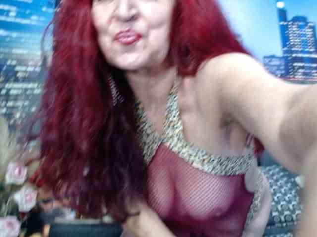 Lucy-mature webcam