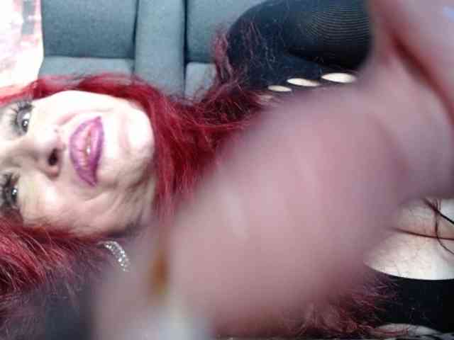 Lucy-mature webcam