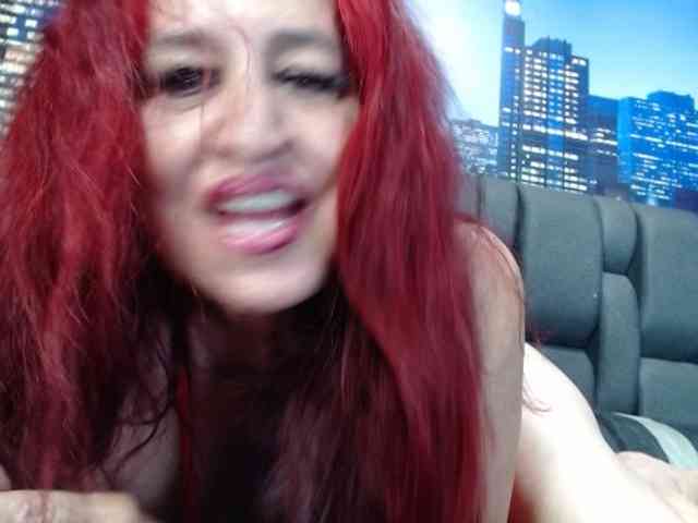 Lucy-mature webcam