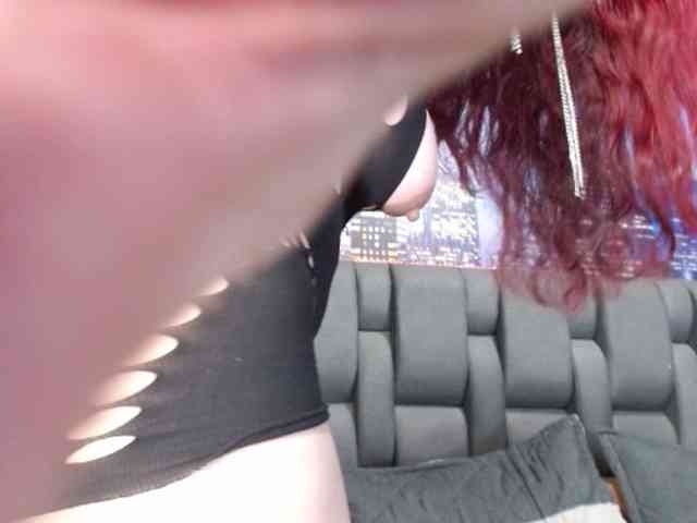 Lucy-mature webcam