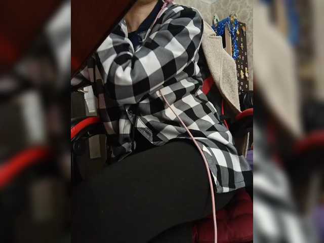 Olik-Pisa's BongaCams show and profile