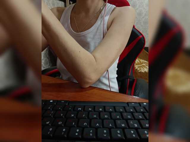 Olik-Pisa's BongaCams show and profile