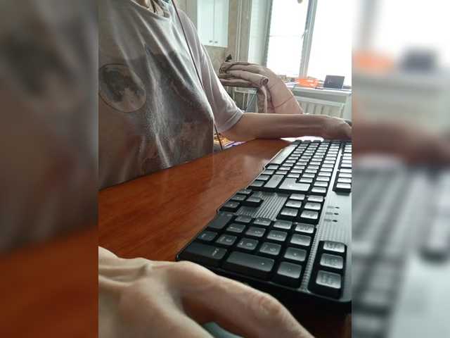 Olik-Pisa's BongaCams show and profile