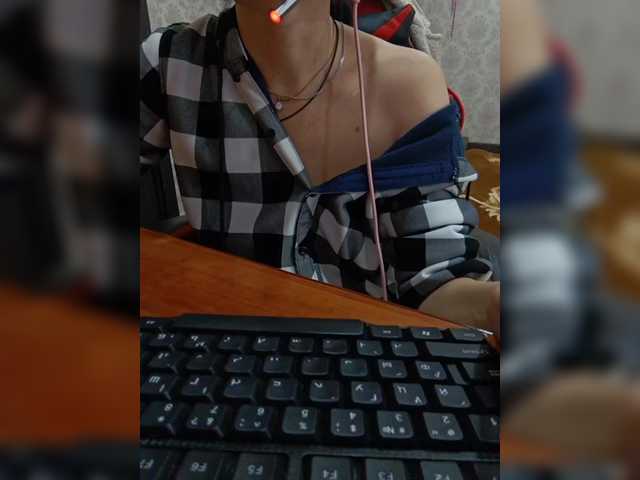 Olik-Pisa's BongaCams show and profile