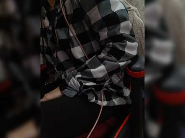 Olik-Pisa's BongaCams show and profile