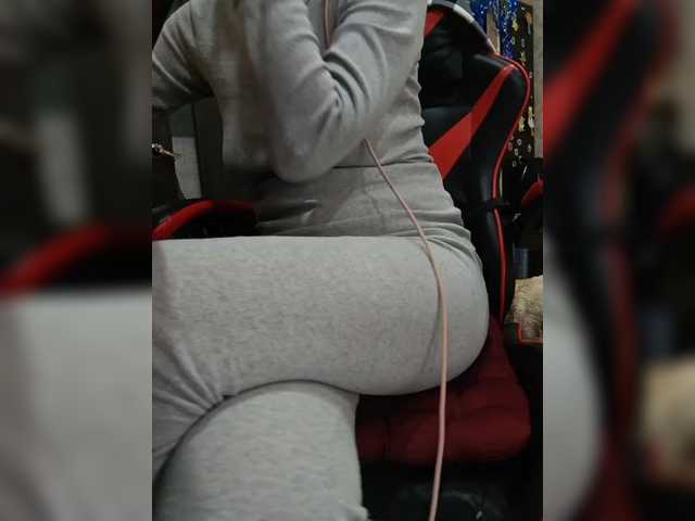 Olik-Pisa's BongaCams show and profile