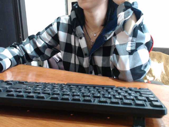 Olik-Pisa's BongaCams show and profile