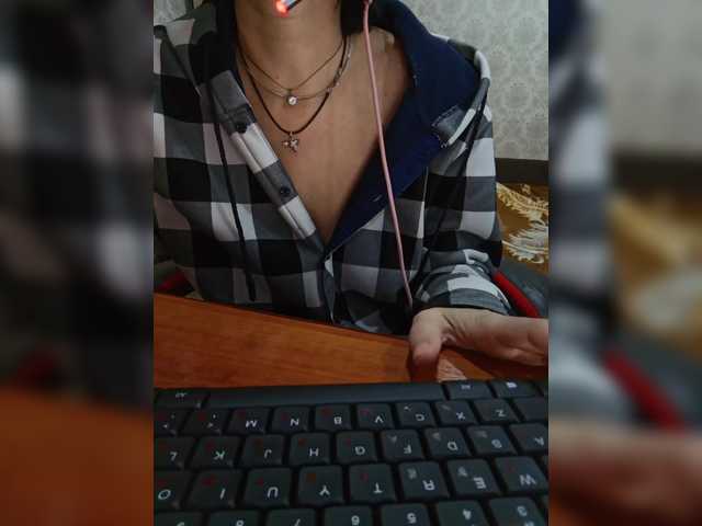 Olik-Pisa's BongaCams show and profile