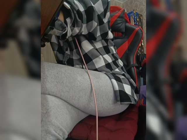 Olik-Pisa's BongaCams show and profile