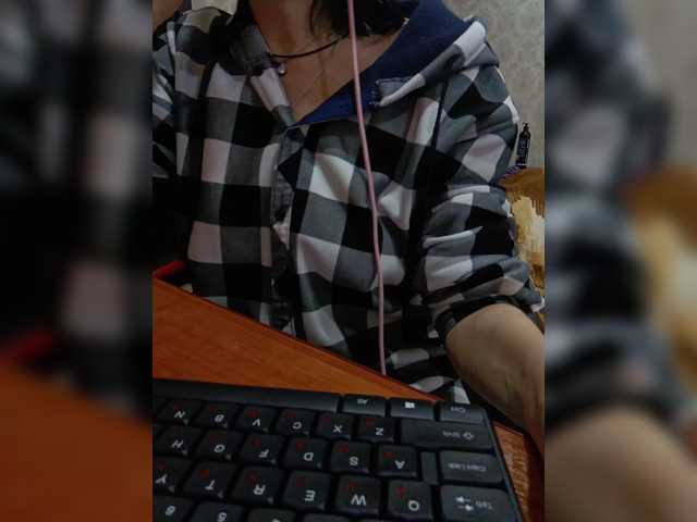 Olik-Pisa's BongaCams show and profile