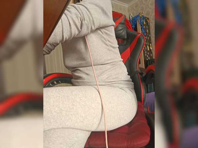 Olik-Pisa's BongaCams show and profile