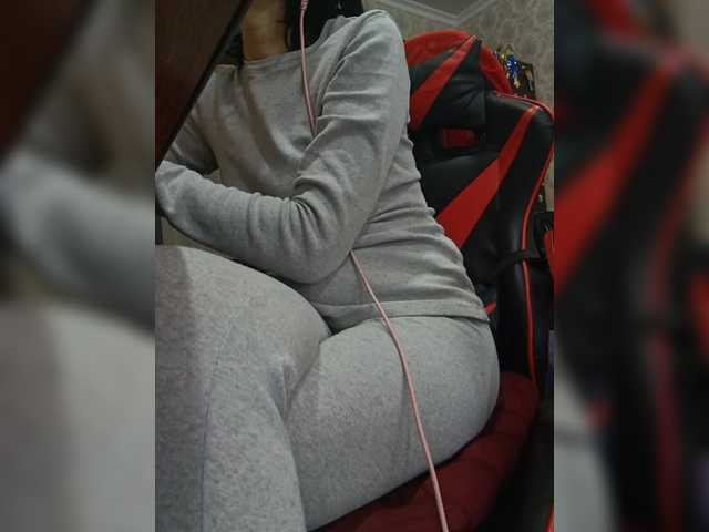 Olik-Pisa's BongaCams show and profile