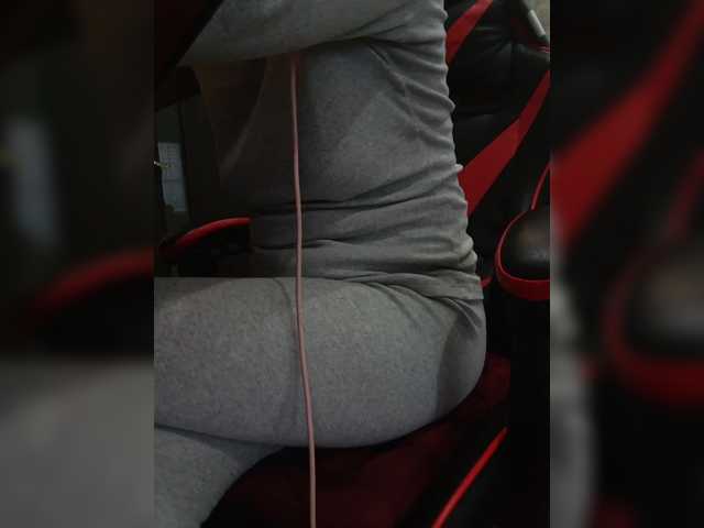 Olik-Pisa's BongaCams show and profile