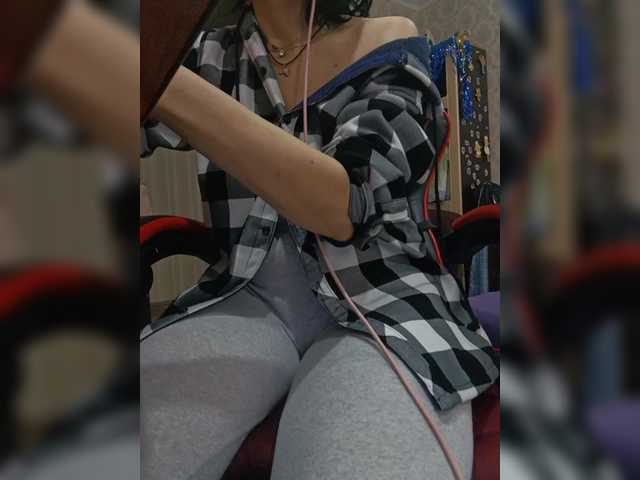 Olik-Pisa's BongaCams show and profile