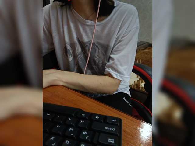 Olik-Pisa's BongaCams show and profile