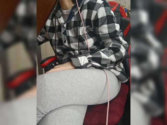 Olik-Pisa's BongaCams show and profile