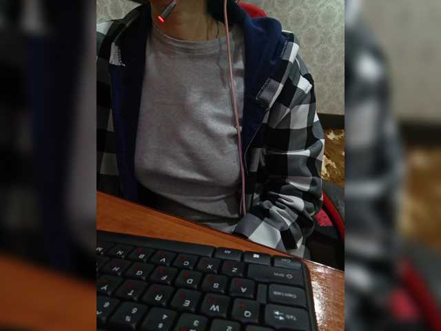 Olik-Pisa's BongaCams show and profile