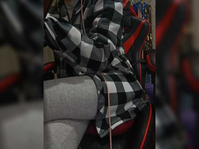 Olik-Pisa's BongaCams show and profile