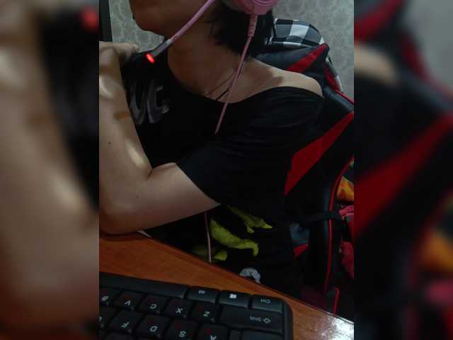 Olik-Pisa's BongaCams show and profile