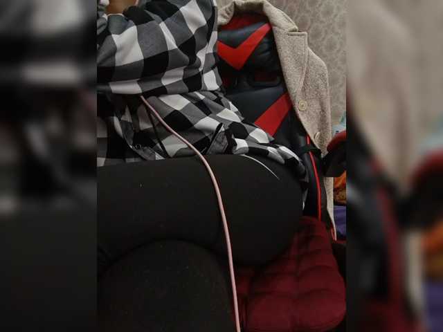 Olik-Pisa's BongaCams show and profile