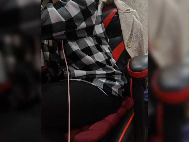 Olik-Pisa's BongaCams show and profile