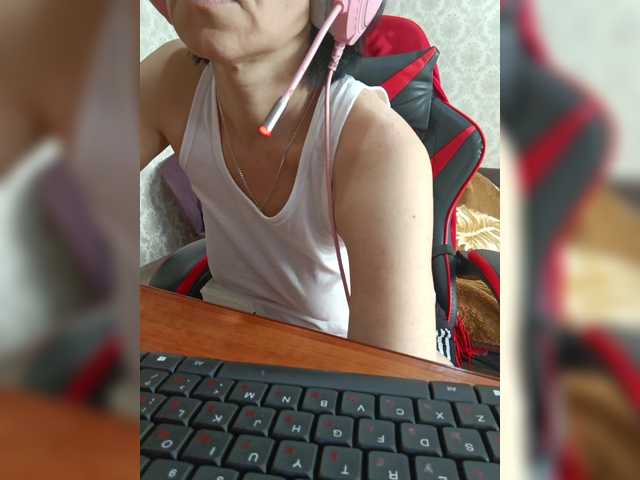 Olik-Pisa's BongaCams show and profile