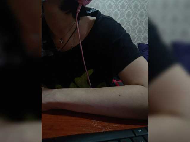 Olik-Pisa's BongaCams show and profile