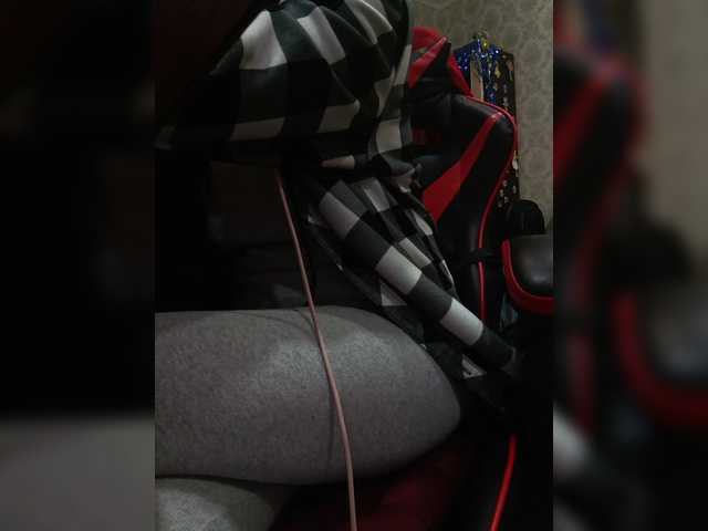 Olik-Pisa's BongaCams show and profile