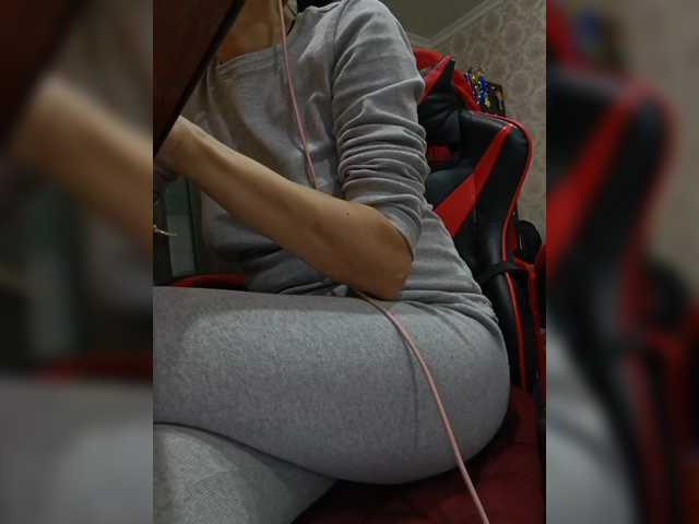 Olik-Pisa's BongaCams show and profile