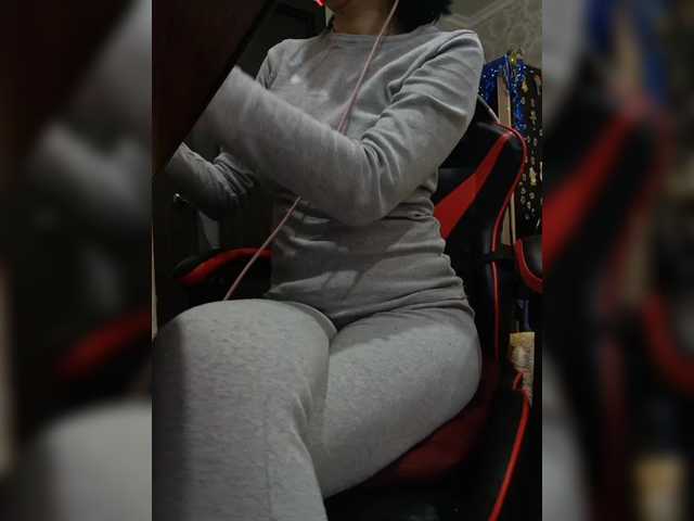 Olik-Pisa's BongaCams show and profile