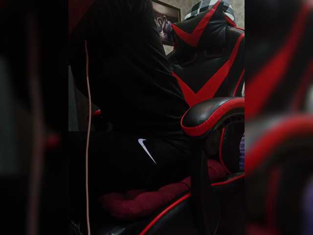 Olik-Pisa's BongaCams show and profile