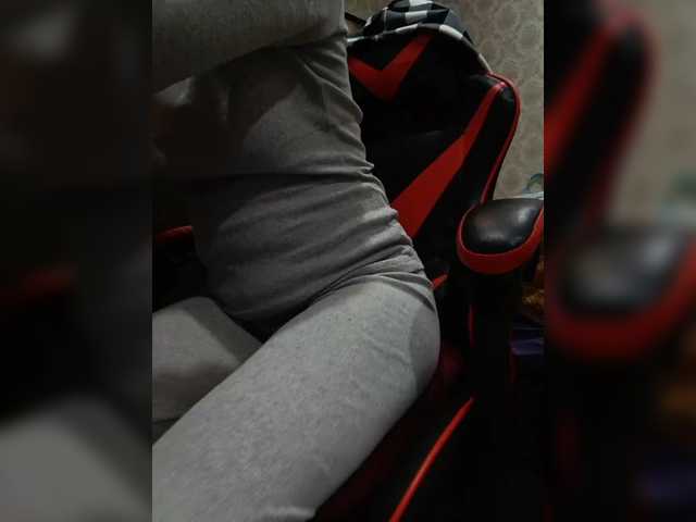 Olik-Pisa's BongaCams show and profile