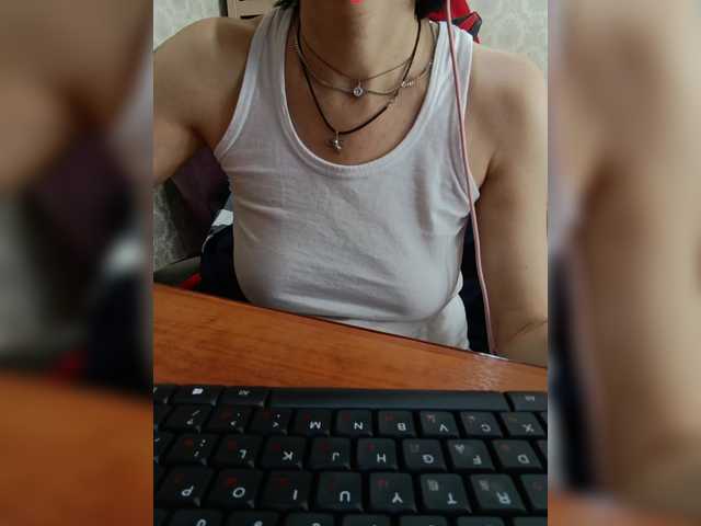 Olik-Pisa's BongaCams show and profile