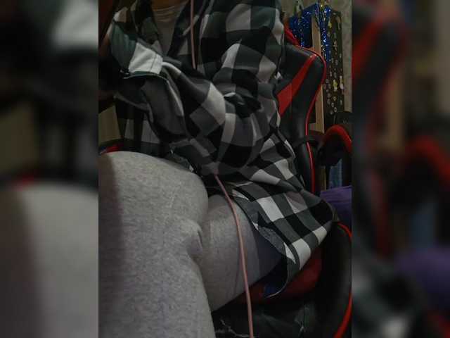 Olik-Pisa's BongaCams show and profile