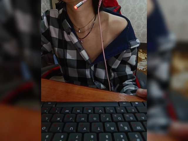 Olik-Pisa's BongaCams show and profile