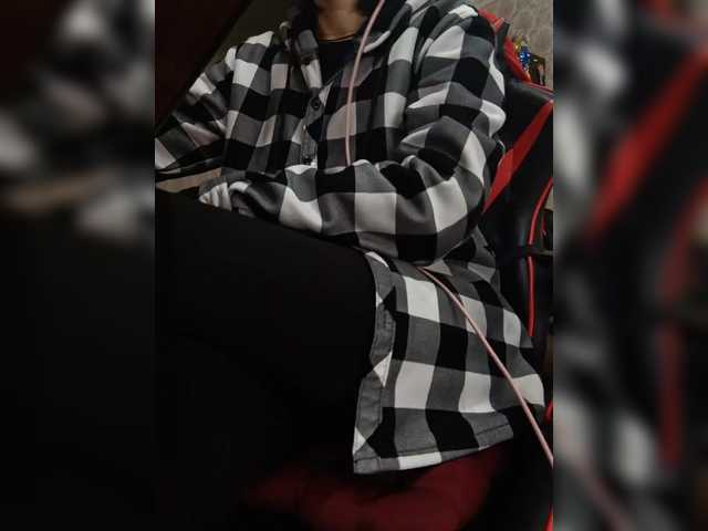 Olik-Pisa's BongaCams show and profile